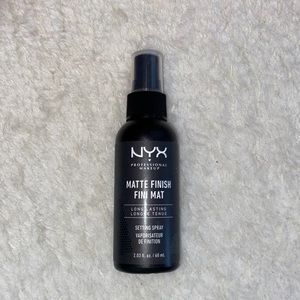 BNWT NYX Matte Finish Long Lasting Setting Spray